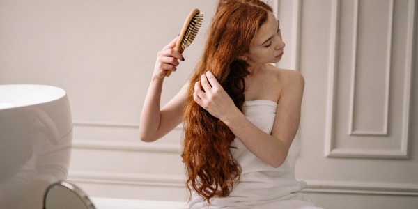 Come districare i capelli senza danni?